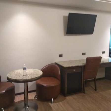 Hotel Jimenez Plaza المظهر الخارجي الصورة